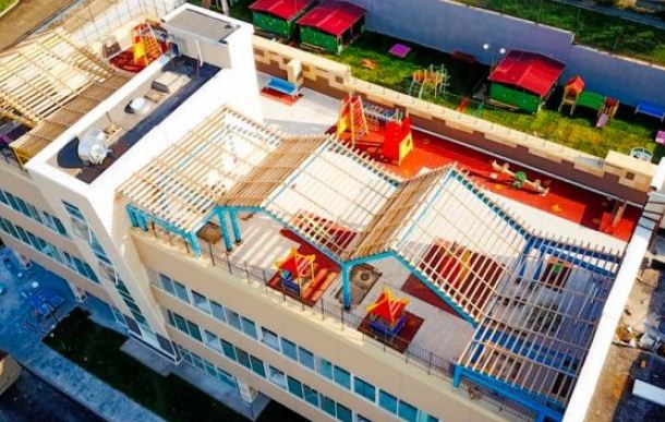 В Україні дозволили проектувати дитячі майданчики на дахах невеликих будівель