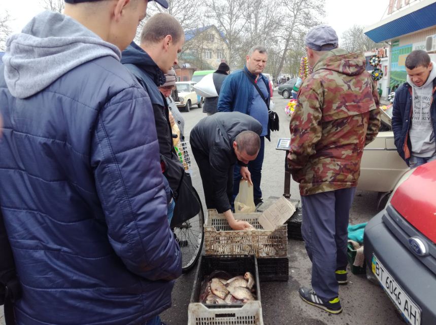 Робота міжвідомчої комісії з обстеження місць несанкціонованої торгівлі харчовими продуктами в м. Олешки триває