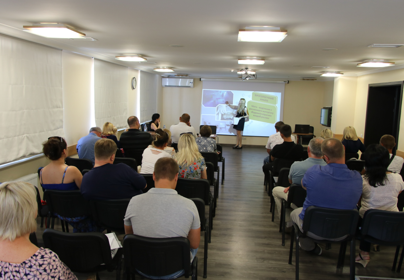 На Херсонщині розглянули нові законодавчі вимоги до вирощування та експорту продукції рослинництва