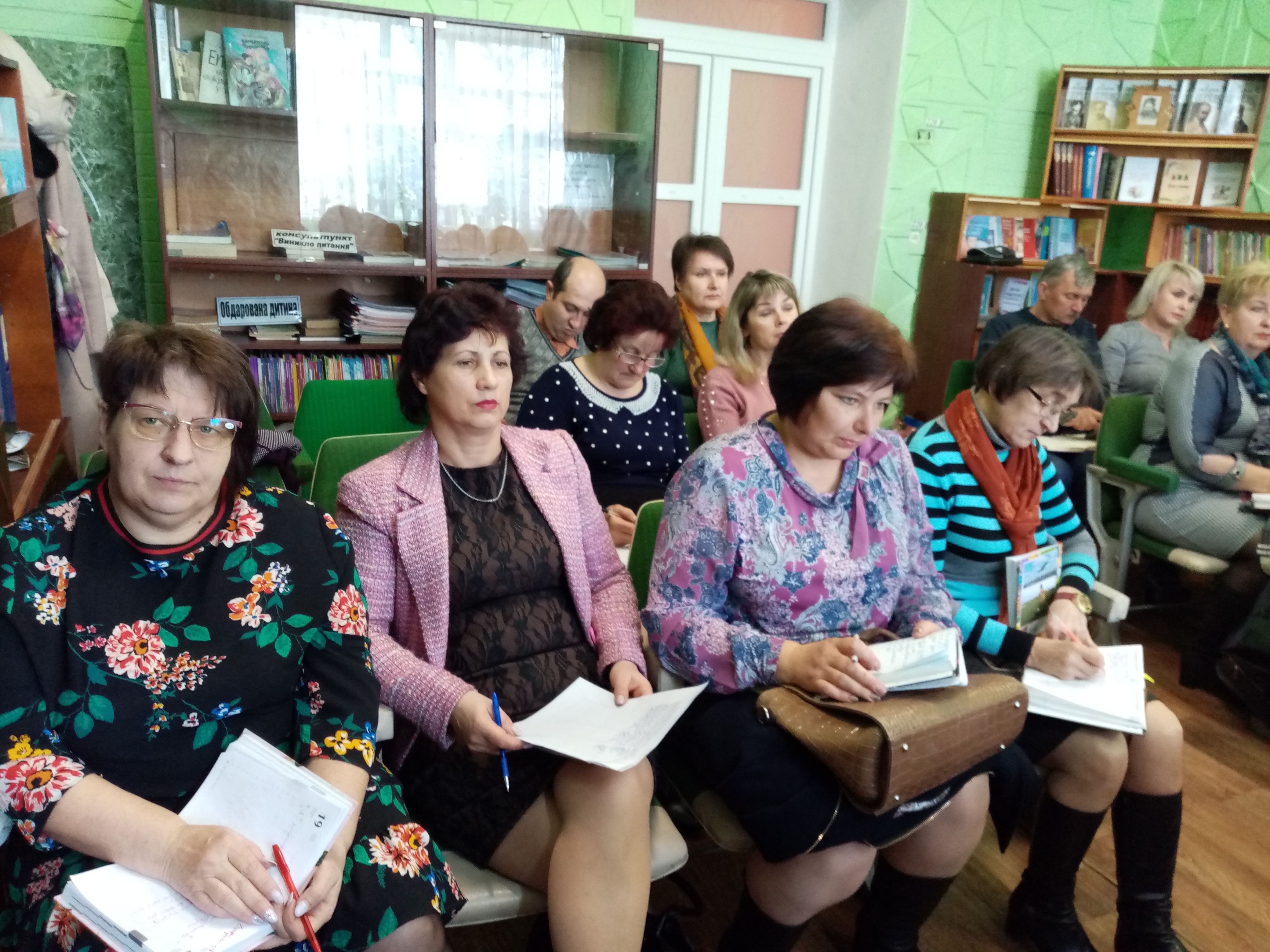 З керівниками навчальних закладів Нижніх Сірогоз обговорили законодавство про харчові продукти