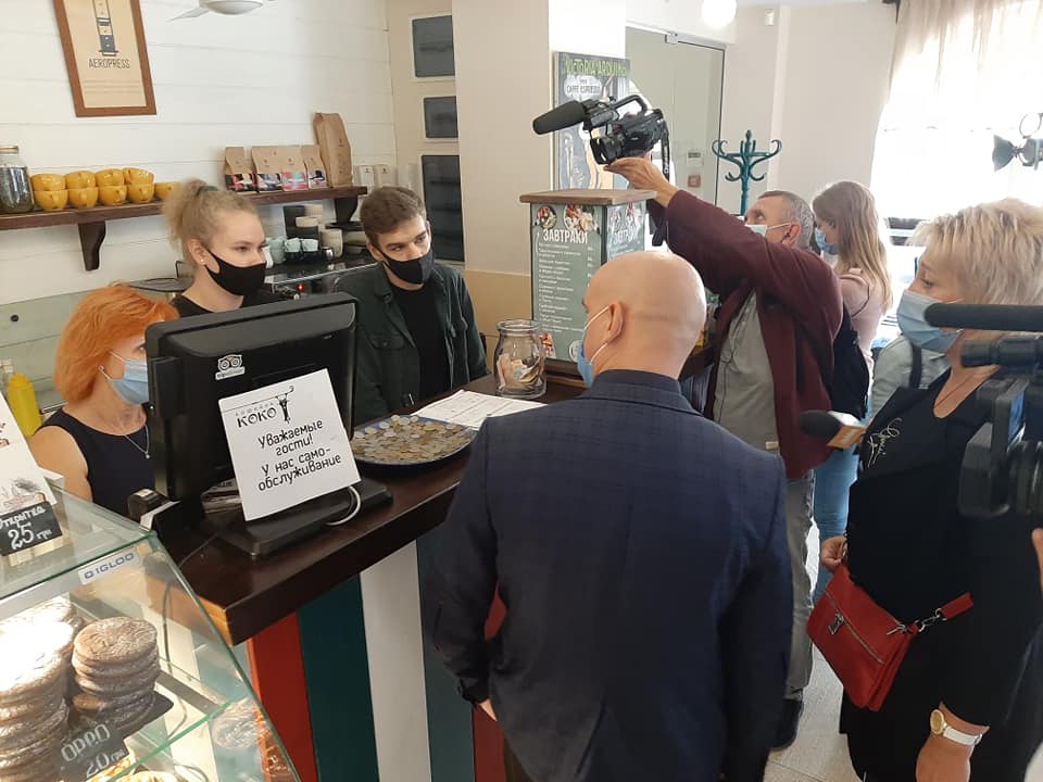 Чи дотримуються у херсонських кафе карантинних вимог