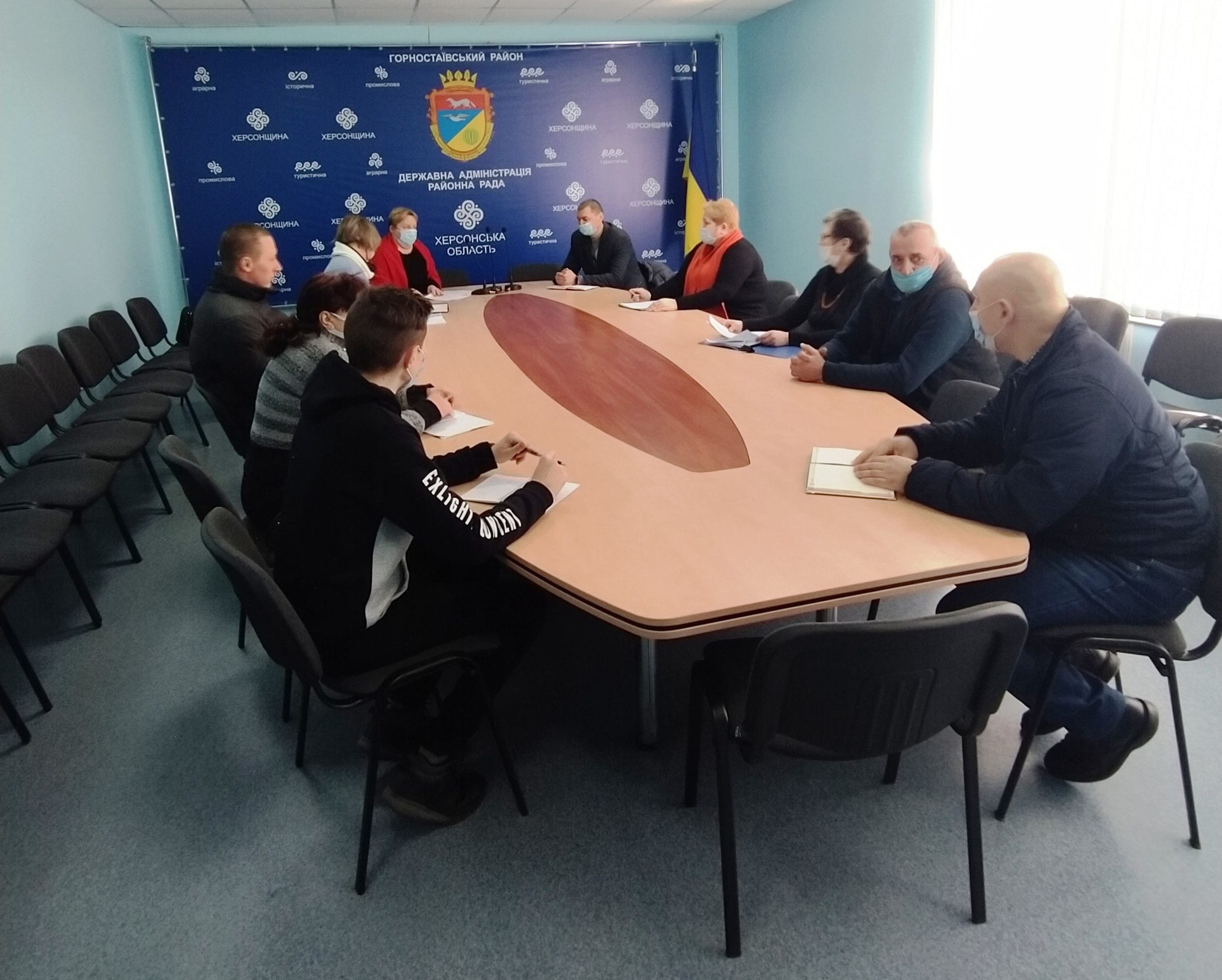 Для пасічників Горностаївської громади провели семінар-нараду