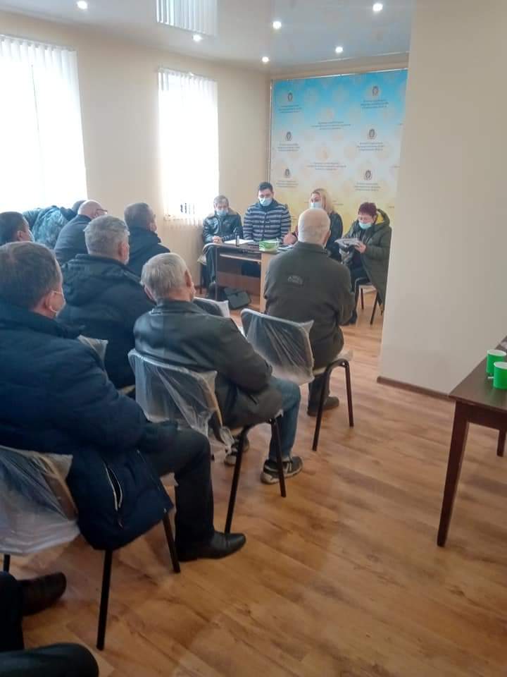 Представники Іванівського управління ГУДПСС обговорили нагальні питання з бджолярами
