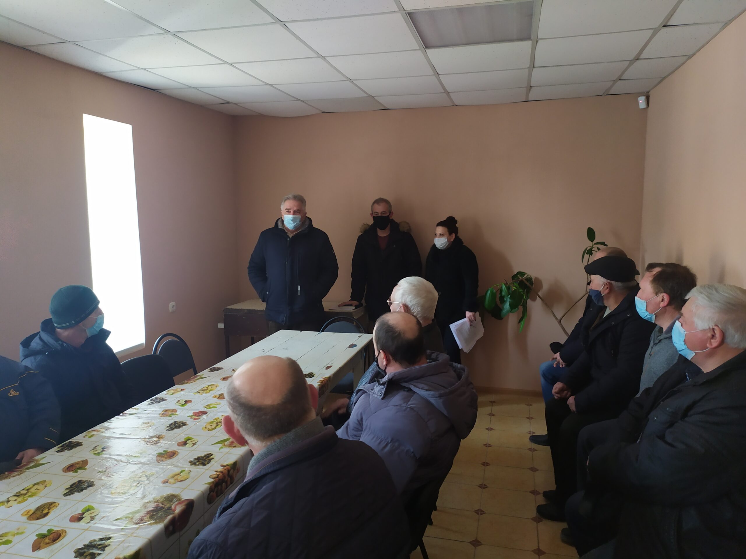 У Голій Пристані провели спільну нараду з питань профілактики отруєння бджіл