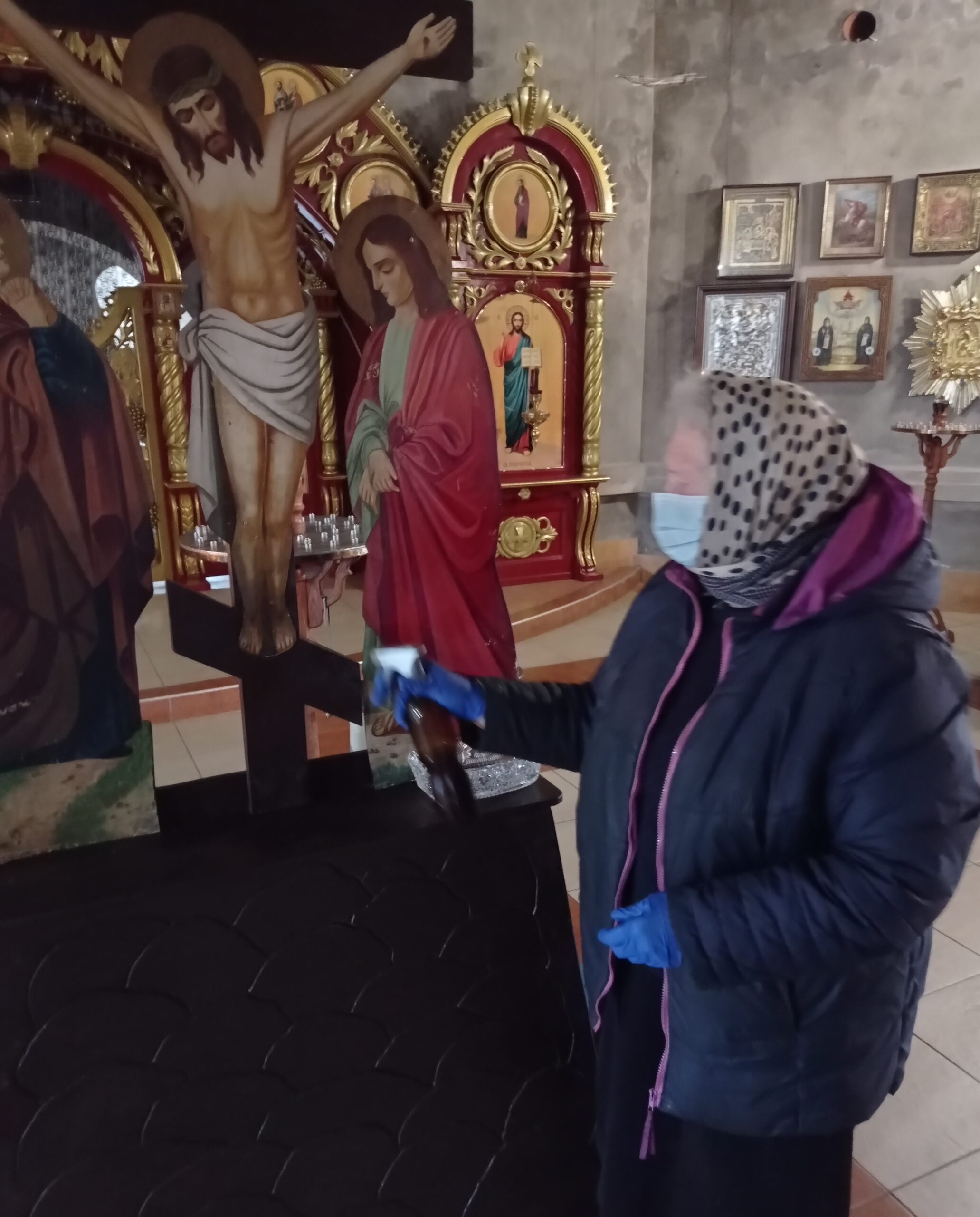 Фахівці Каховського управління провели  роз’яснювальну  роботу з питань дотримання протиепідемічних  заходів в храмі  Різдва Христова