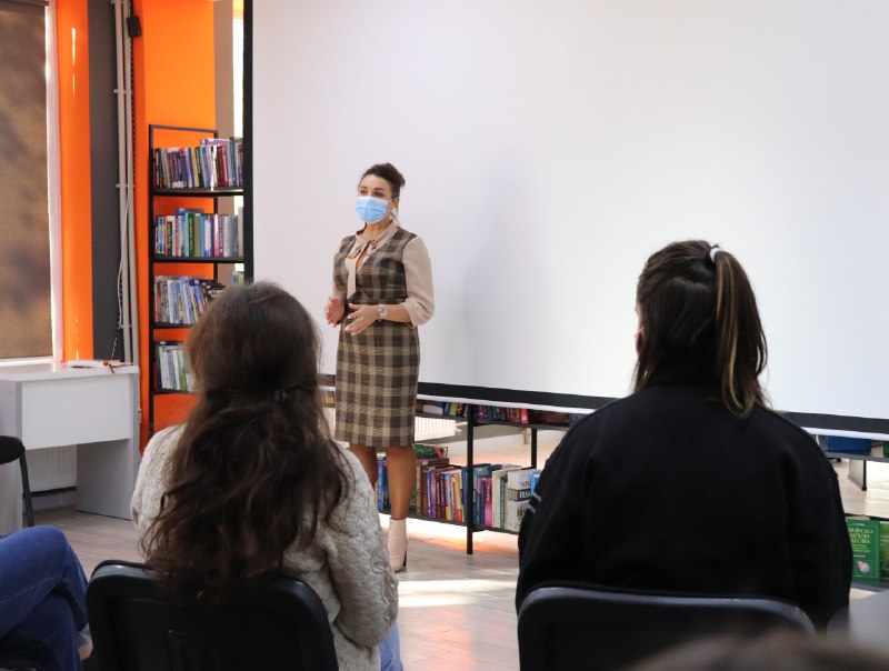 Начальниця Херсонського управління ГУ Держпродспоживслужби в Херсонській області провела лекцію для студентів Херсонського державного університету