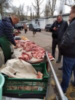 Держпродспоживслужба застерігає від купівлі м’яса в місцях  стихійної торгівлі