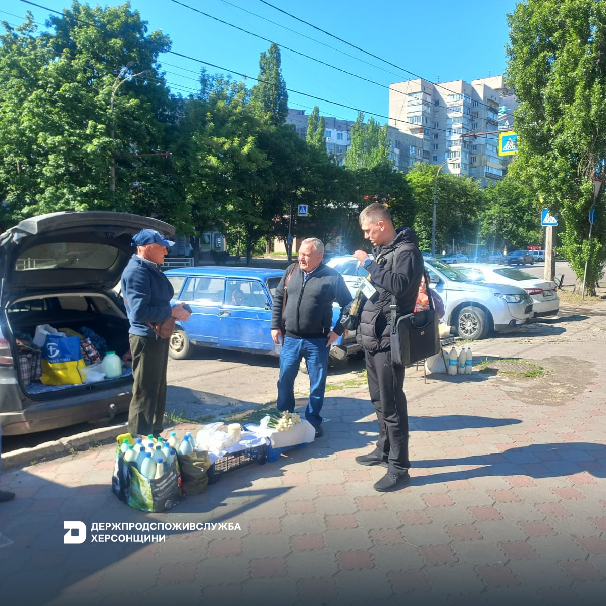 На Херсонщині триває робота щодо ліквідації несанкціонованої торгівлі харчовими продуктами
